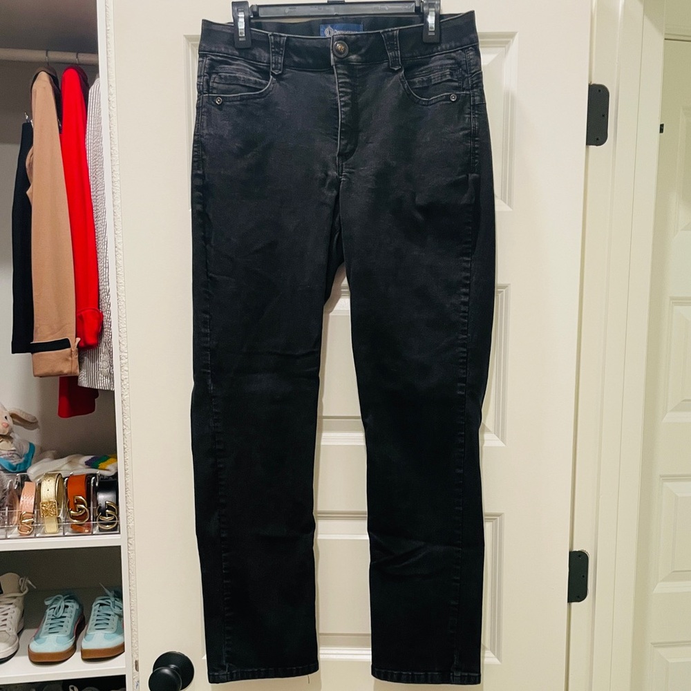 Democracy Black Straight Leg Jeans Classic Style